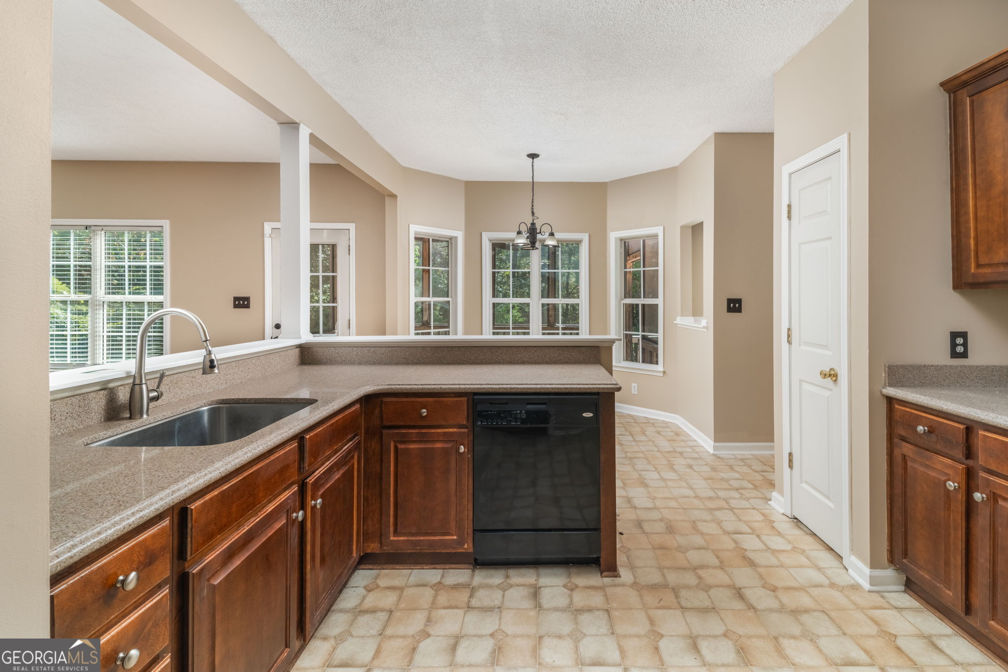 141 Masters Cove Property Photo 11