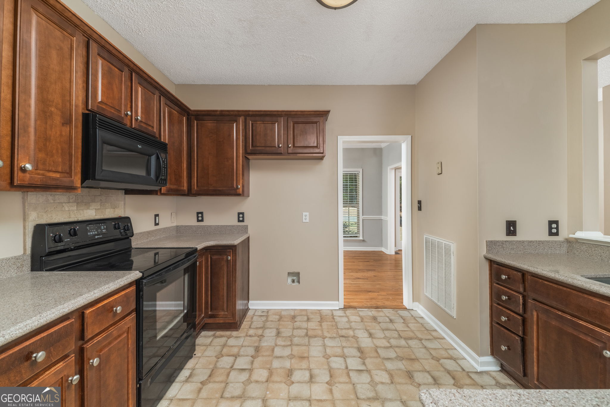 141 Masters Cove Property Photo 13