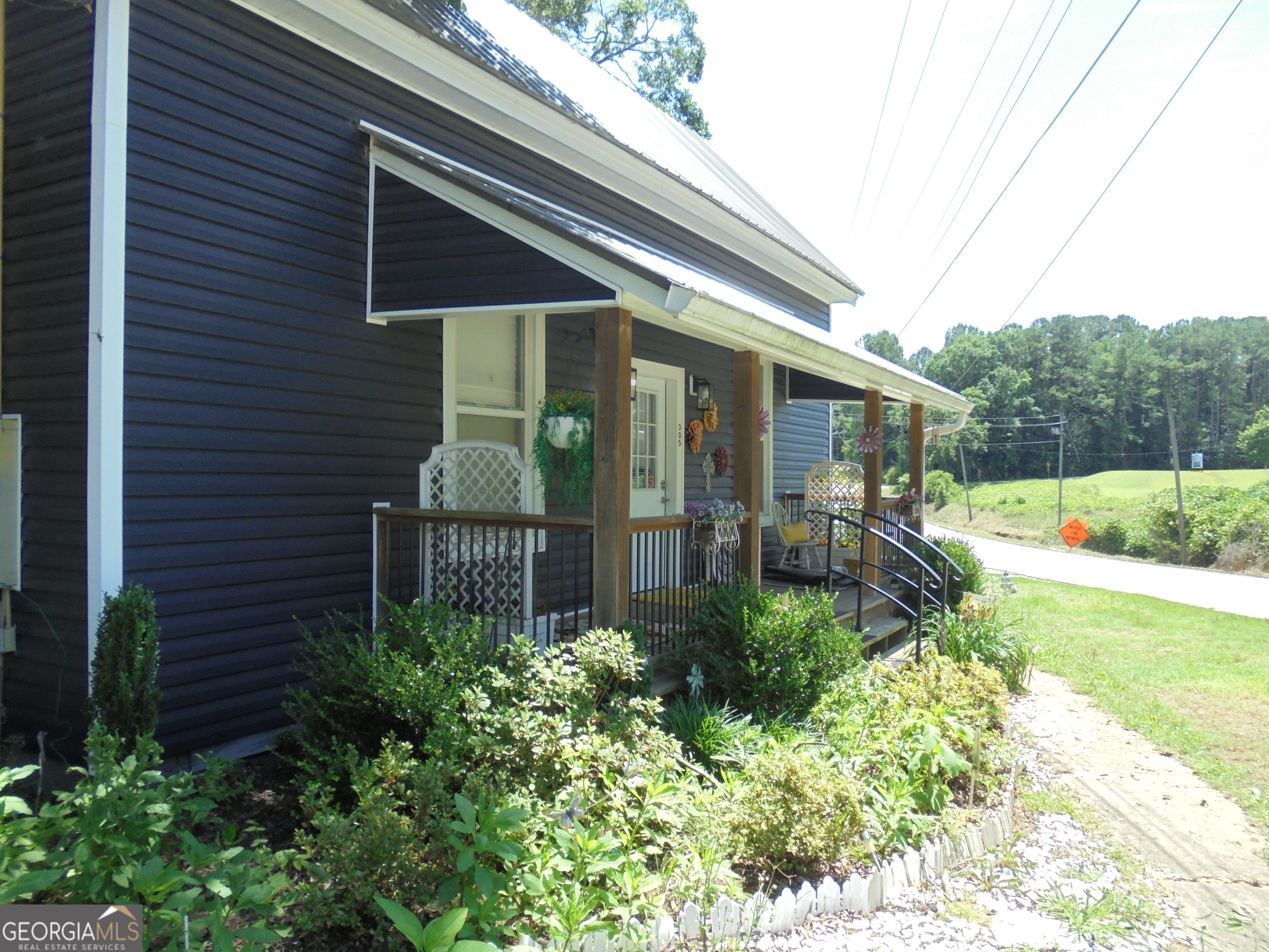 305 S Jackson Street Property Photo 1