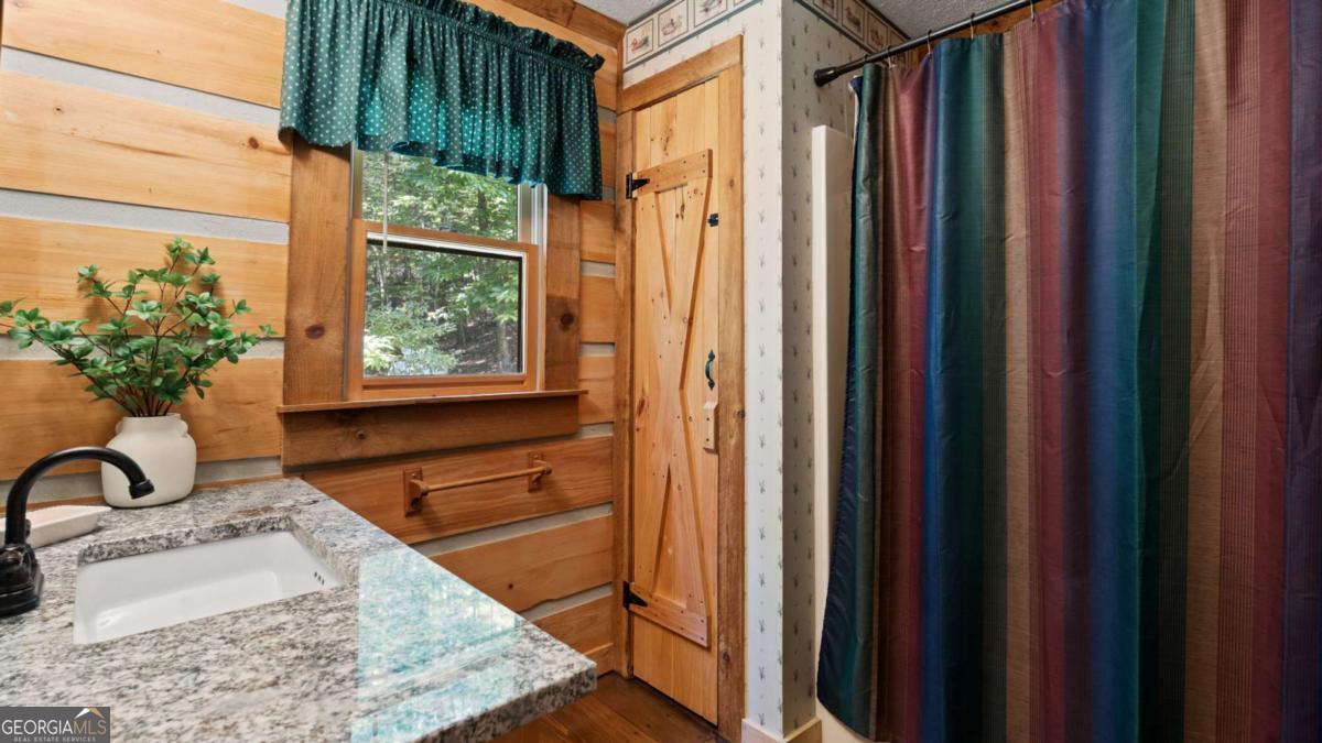 219 Ridge Top Lane Property Photo 12