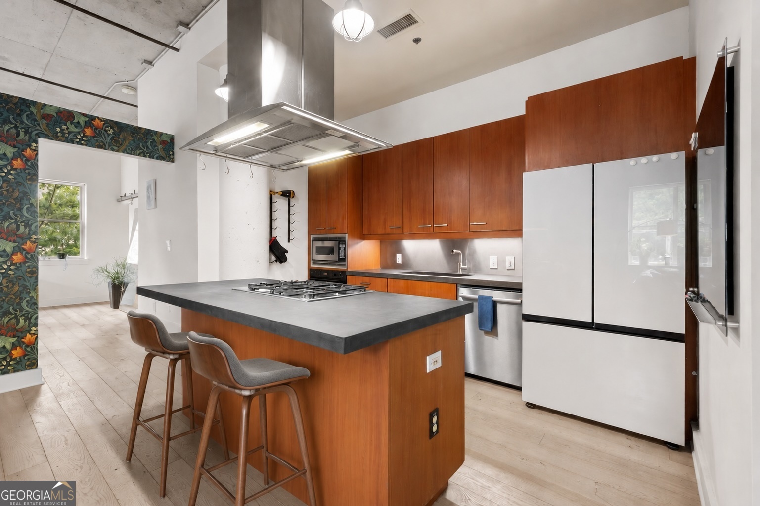 206 11th Street Ne # 402 Property Photo 13
