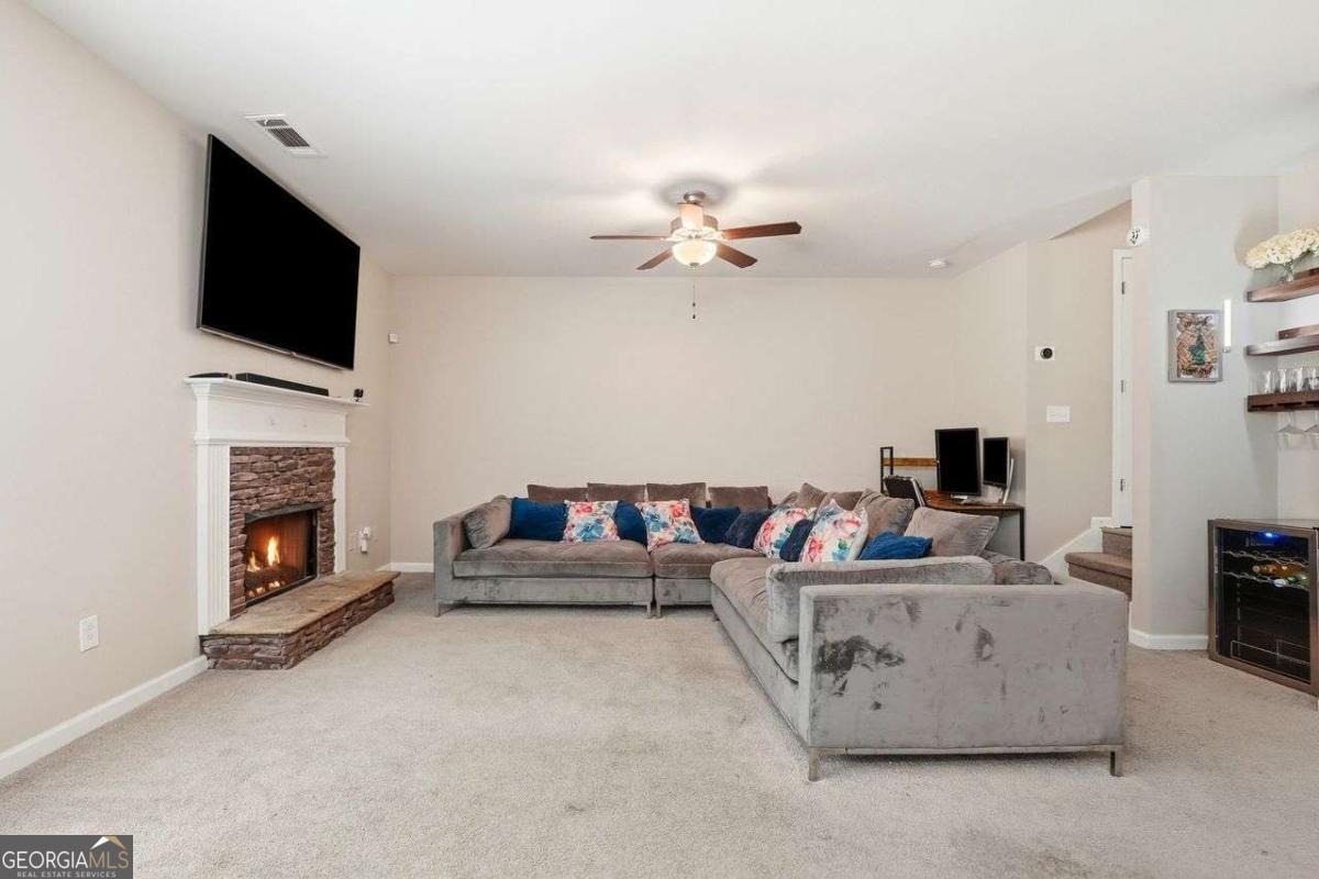 485 Arrowhead Drive Property Photo 4