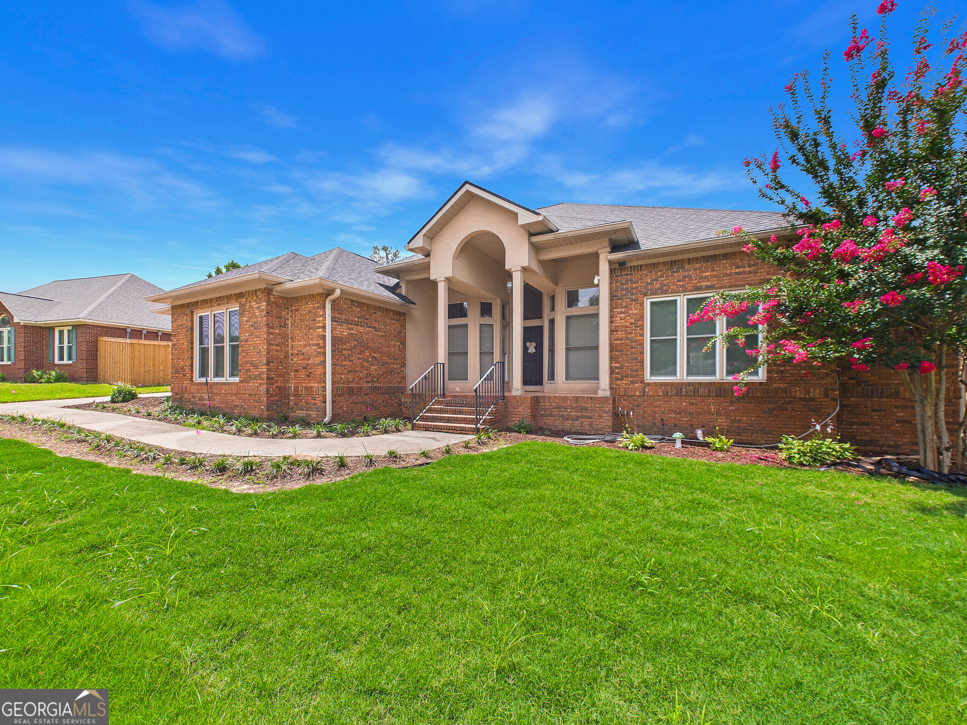 115 Raintree Drive Property Photo 4