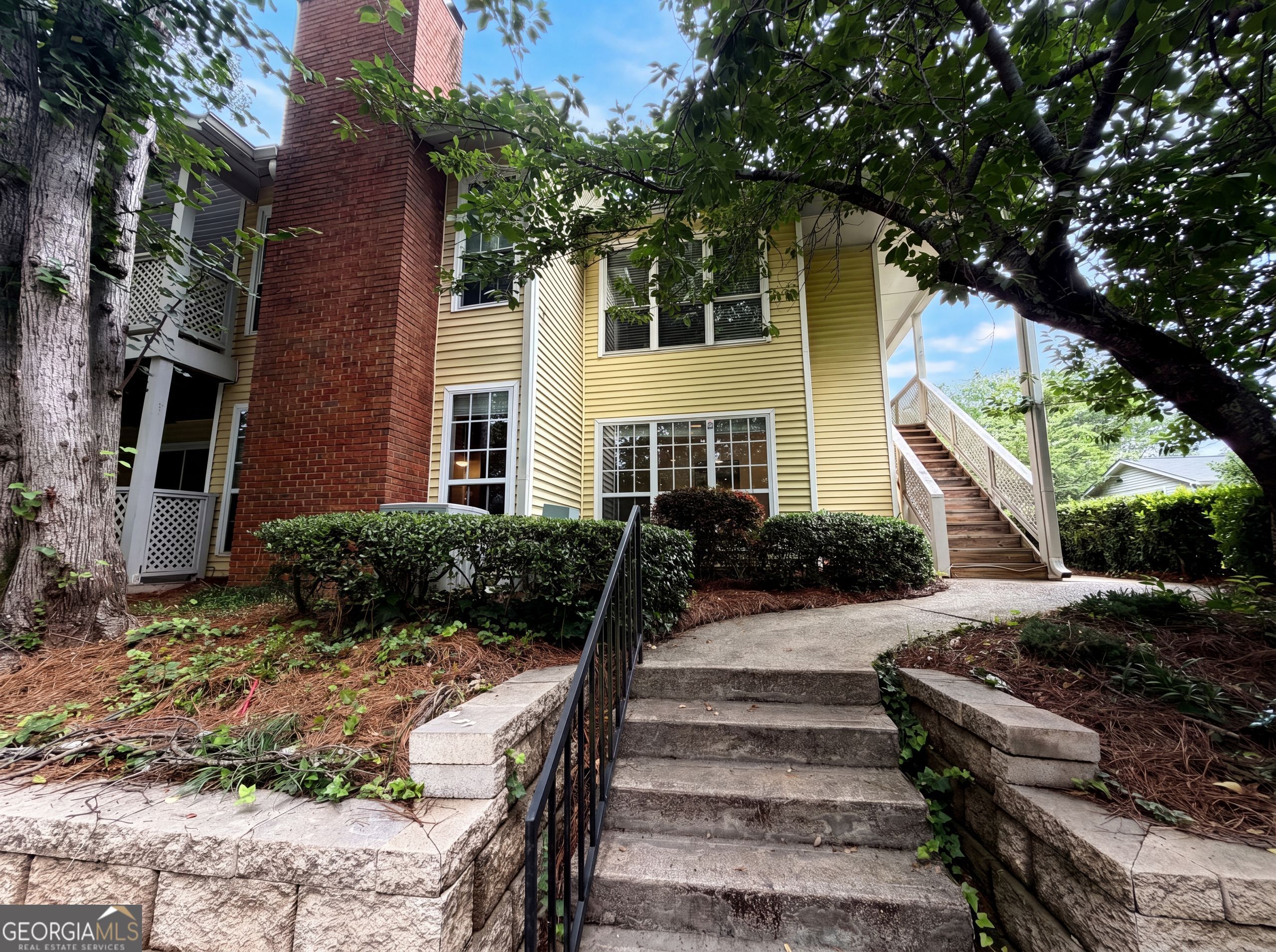 6818 Glenridge Drive Apt H Property Photo 1