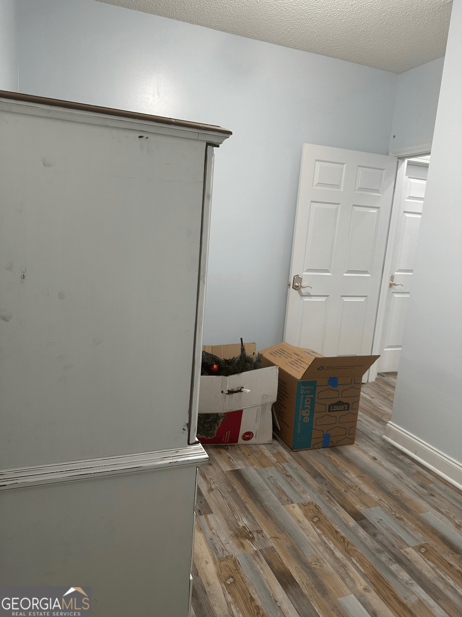 807 Pavilion Court Unit B Property Photo 4