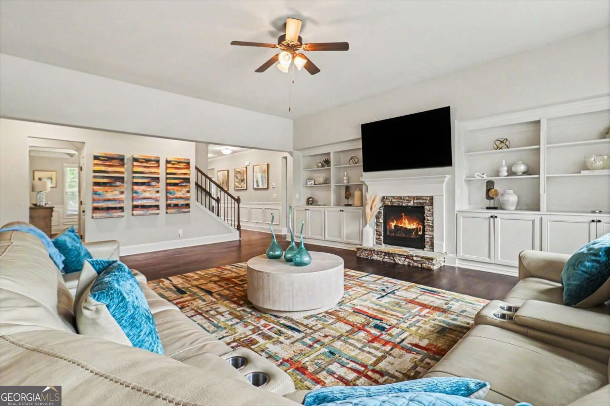 716 Genesee Point Property Photo 8