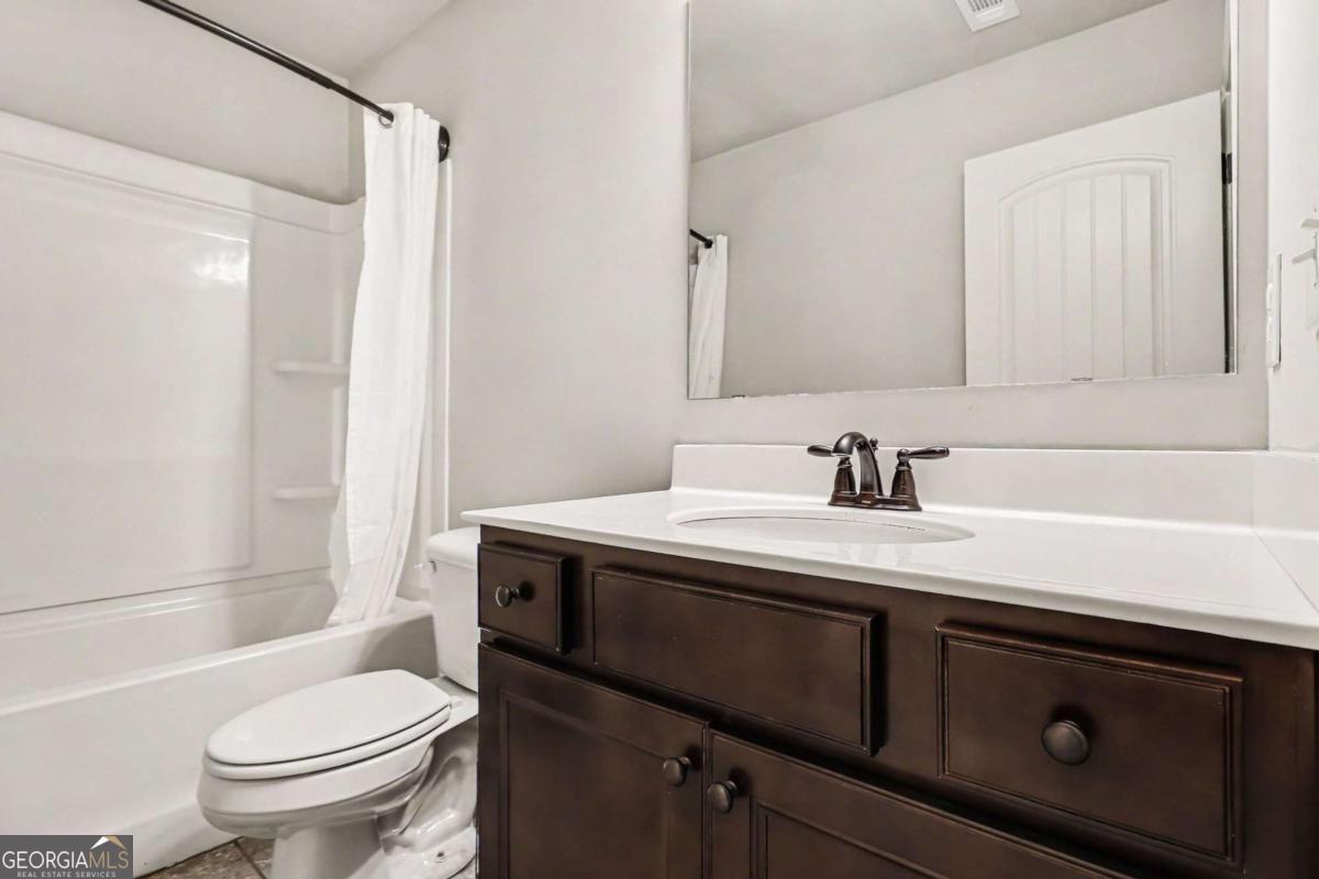 716 Genesee Point Property Photo 29