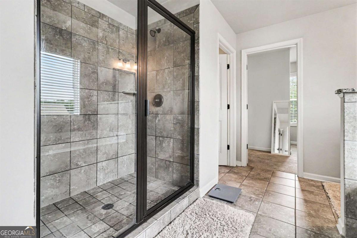 716 Genesee Point Property Photo 40