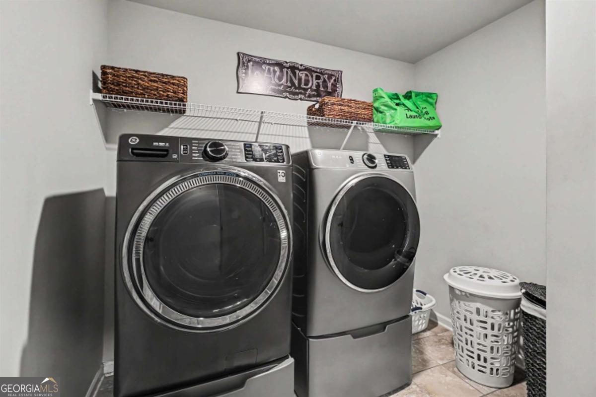 716 Genesee Point Property Photo 41