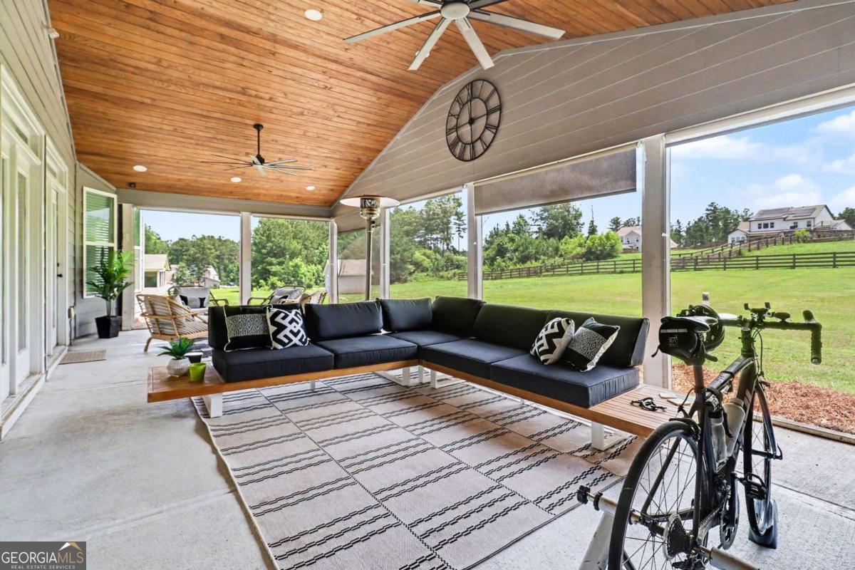 716 Genesee Point Property Photo 42