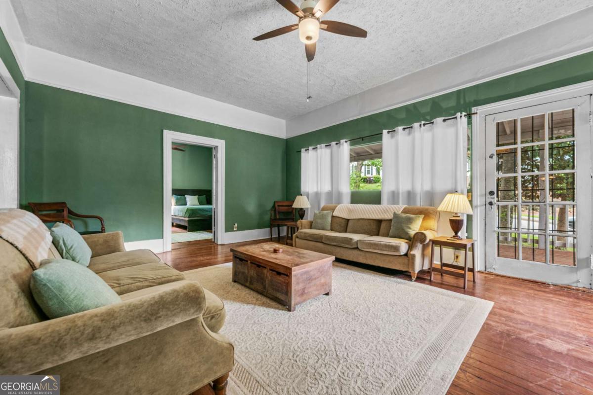 1455 E Broad Street Property Photo 5