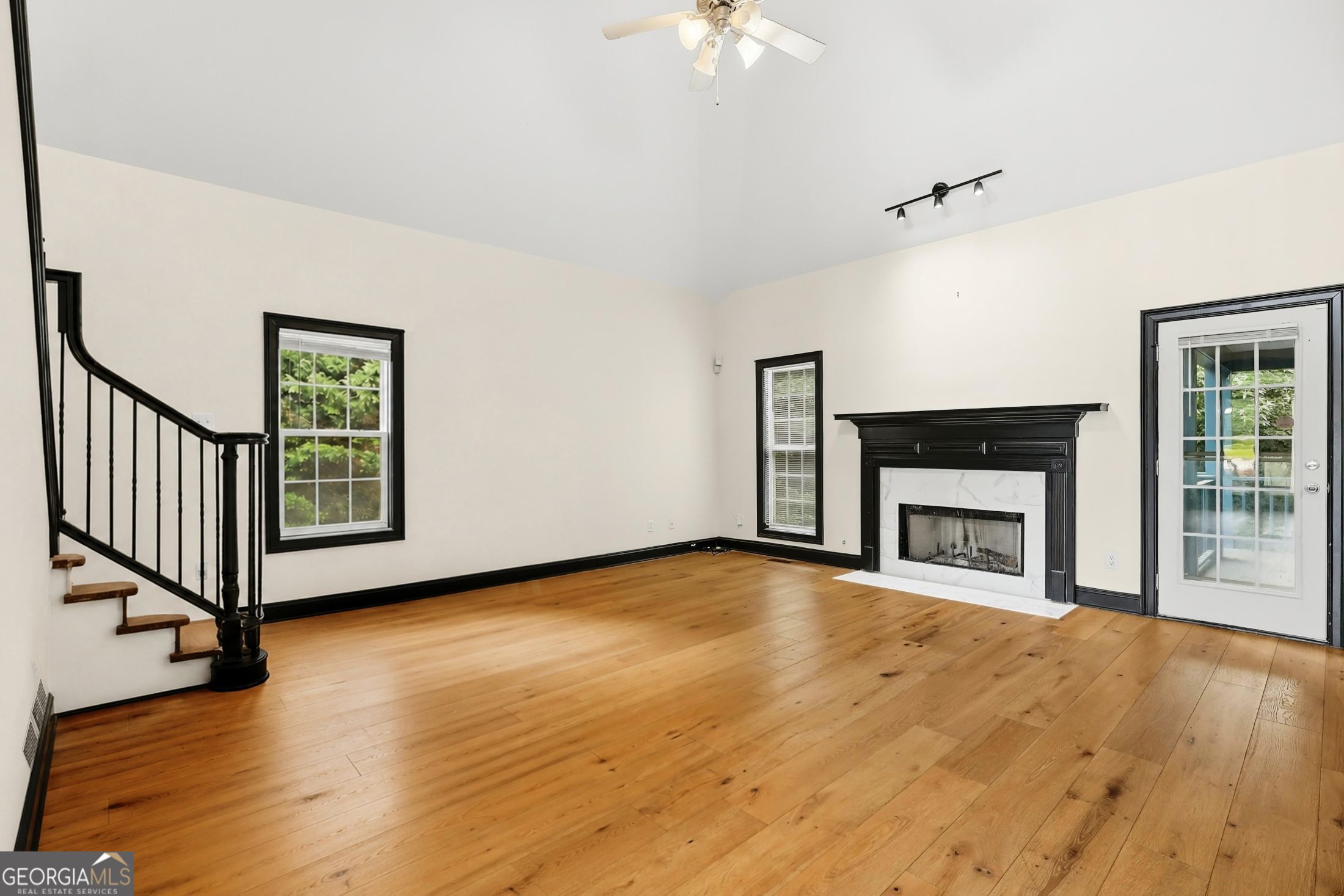 136 Lumby Lane Property Photo 8