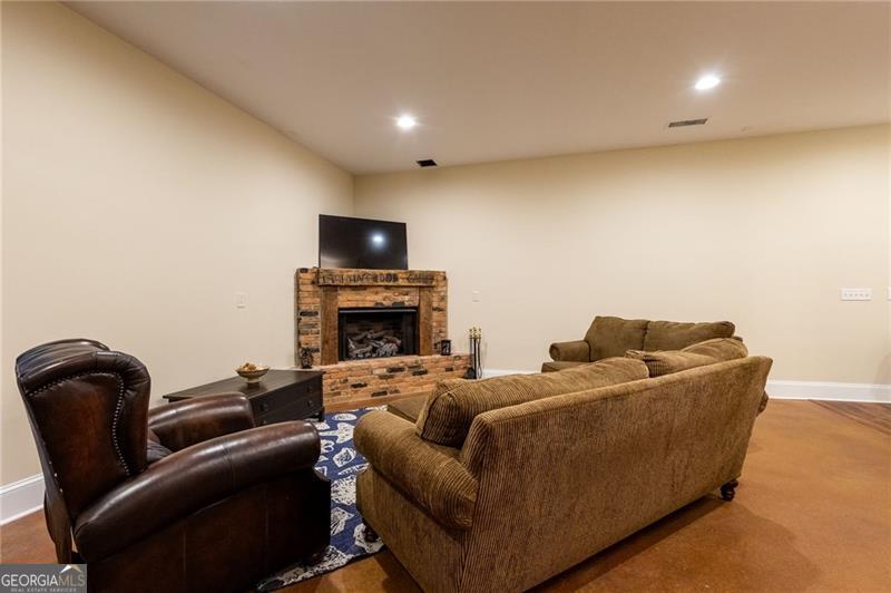 281 Chilhoe Drive Property Photo 30