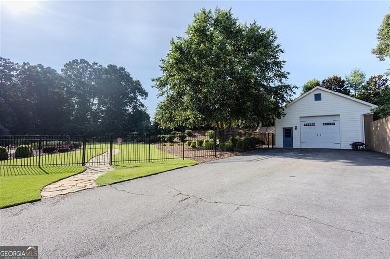 281 Chilhoe Drive Property Photo 49