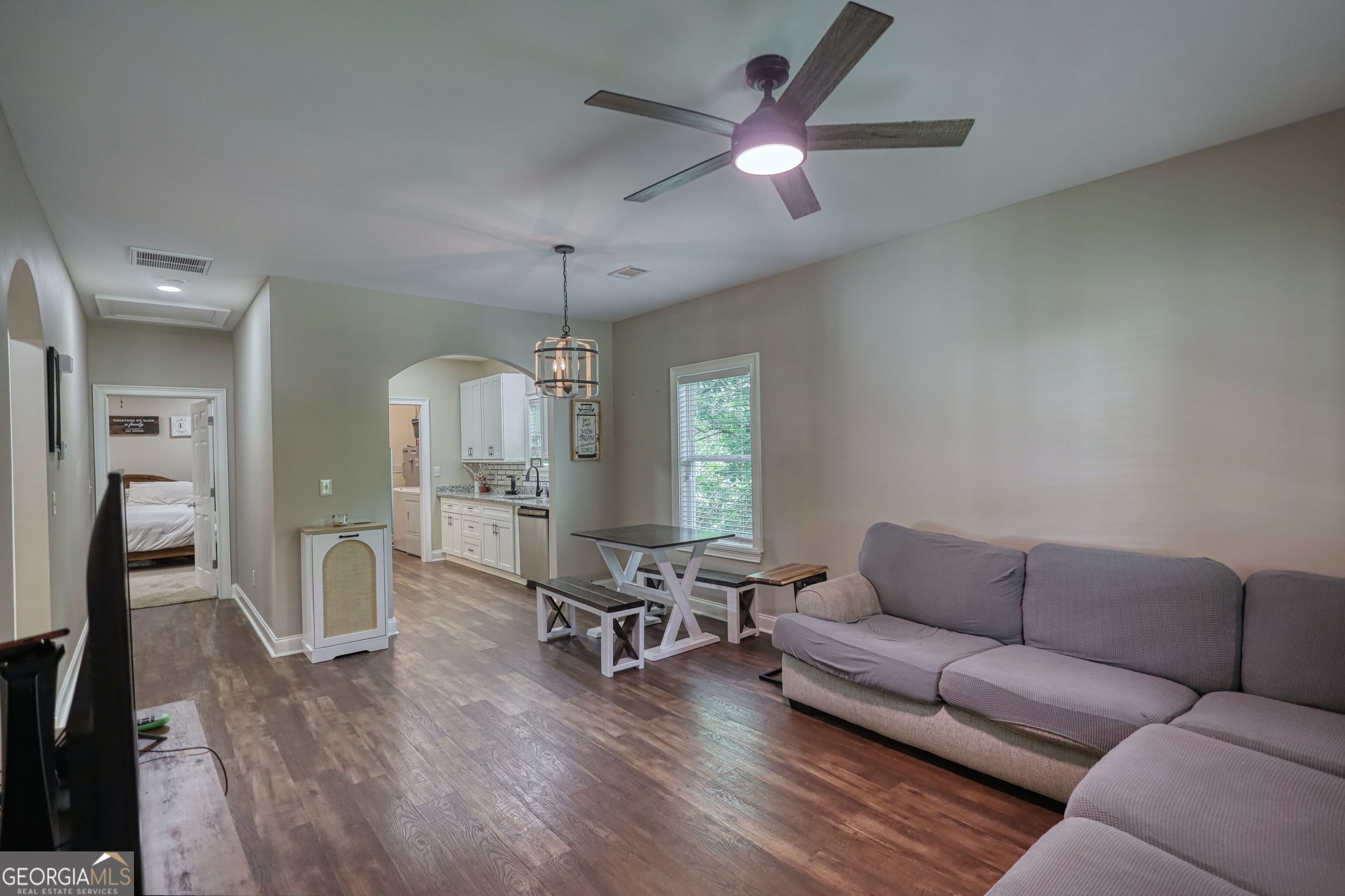 840 Pearl Street Property Photo 5