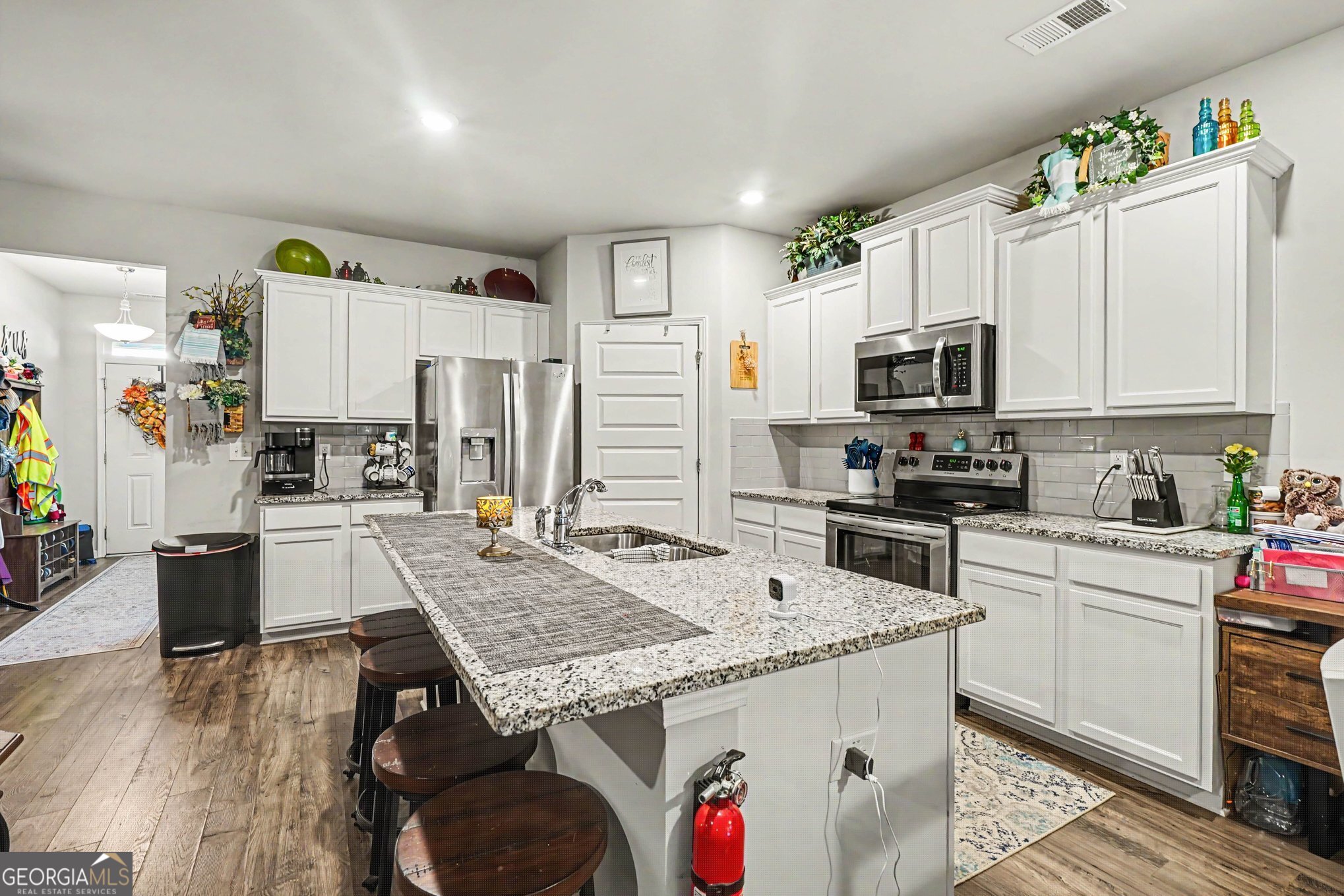 430 Classic Road Property Photo 10