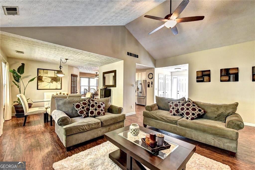 3940 Piper Glen Drive Property Photo 3
