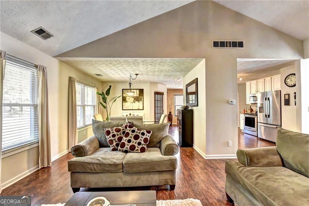 3940 Piper Glen Drive Property Photo 4