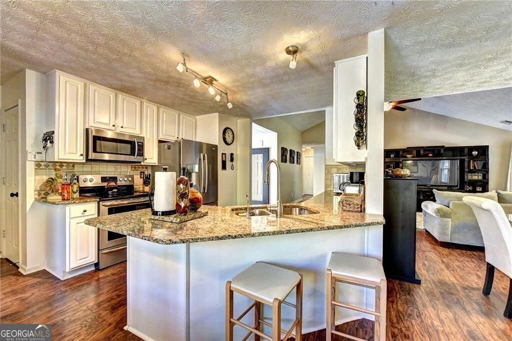 3940 Piper Glen Drive Property Photo 10