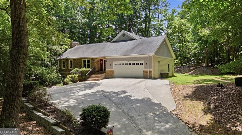 5855 Wills Lake Road Property Photo 1