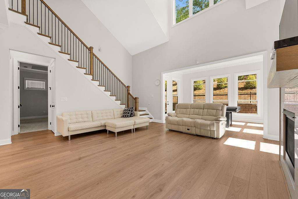 144 Wards Crossing Way Property Photo 3