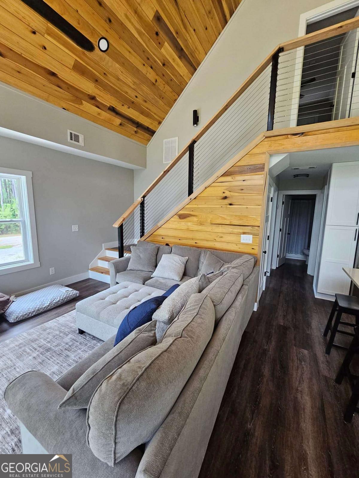 2595 Omaha Drive Property Photo 11