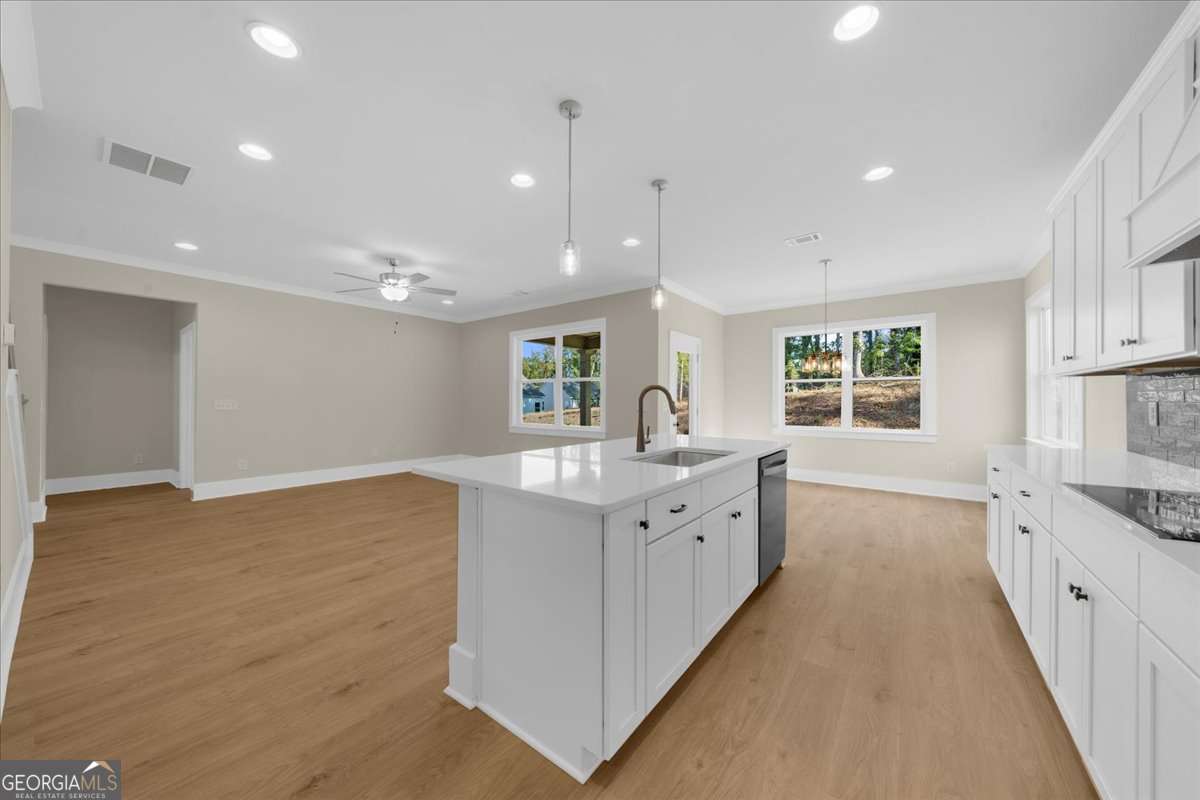 5582 Overview Drive Property Photo 26