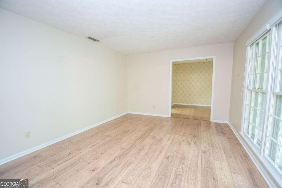 308 Sullivan Circle Property Photo 6
