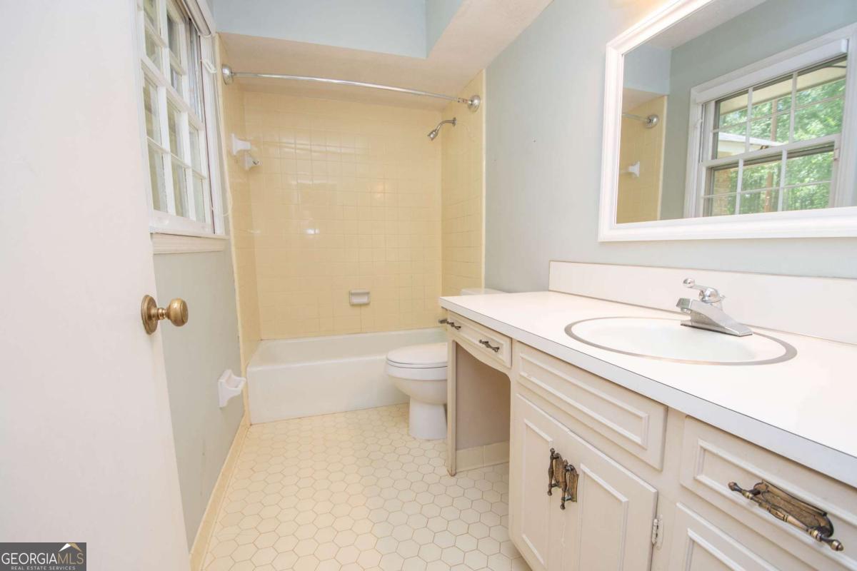 308 Sullivan Circle Property Photo 21