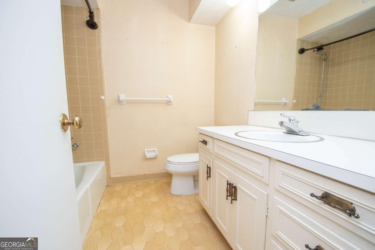 308 Sullivan Circle Property Photo 26