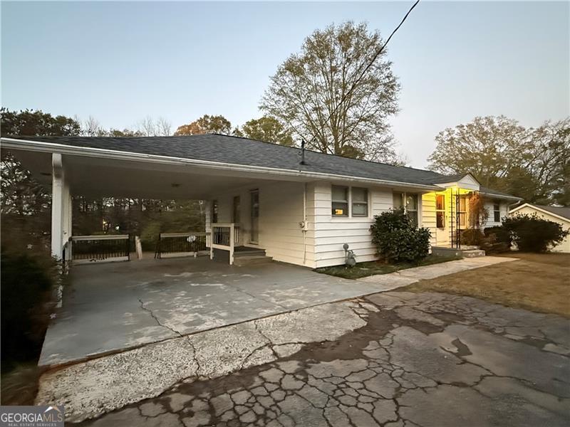 498 Ridge Avenue Sw Property Photo 3