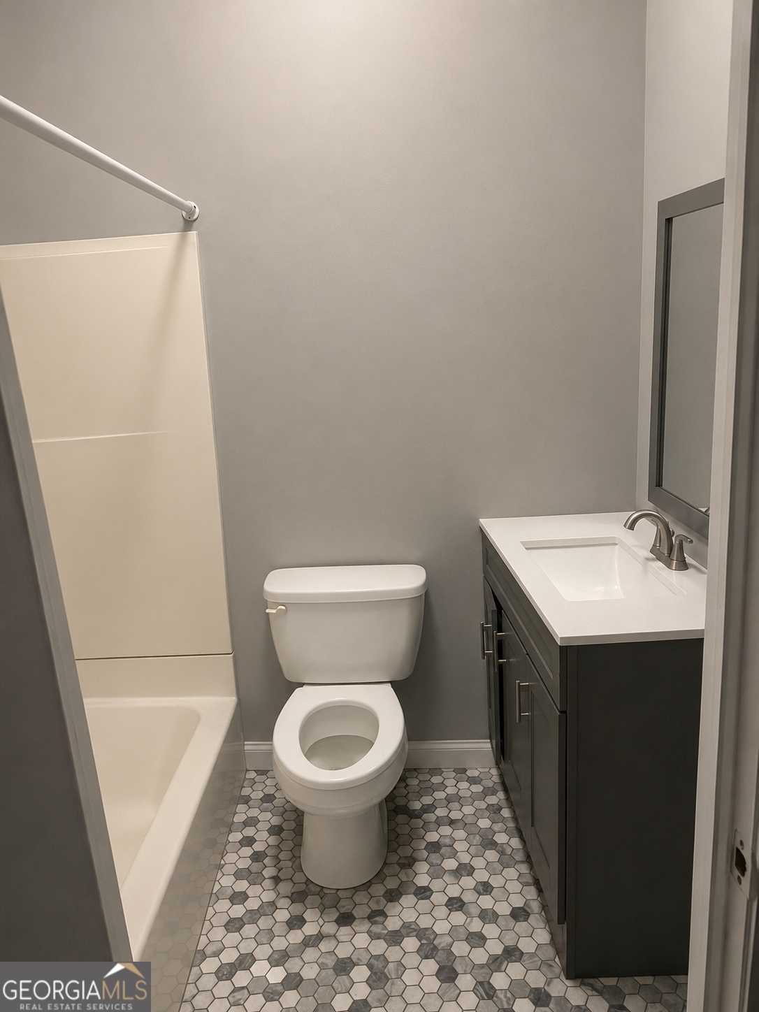 600 W Lincoln Avenue Property Photo 8