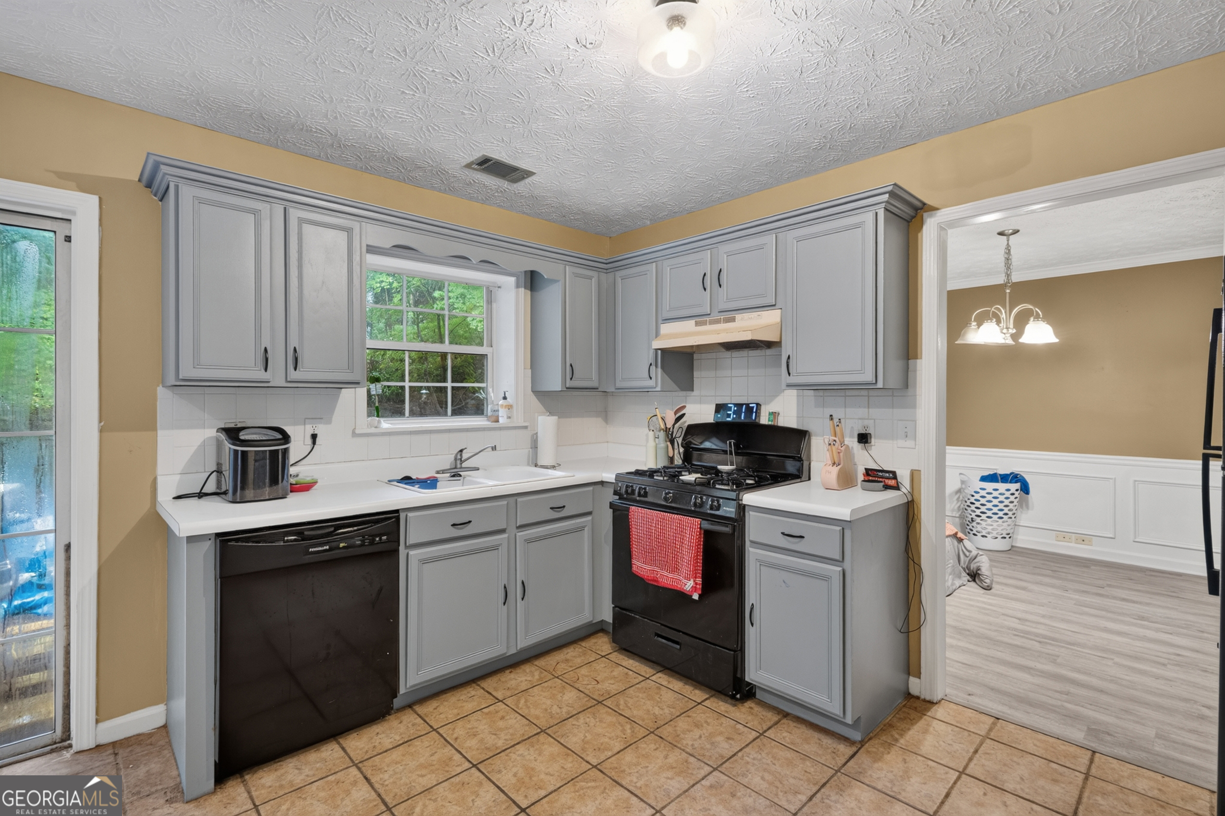 855 Underhill Court Property Photo 8