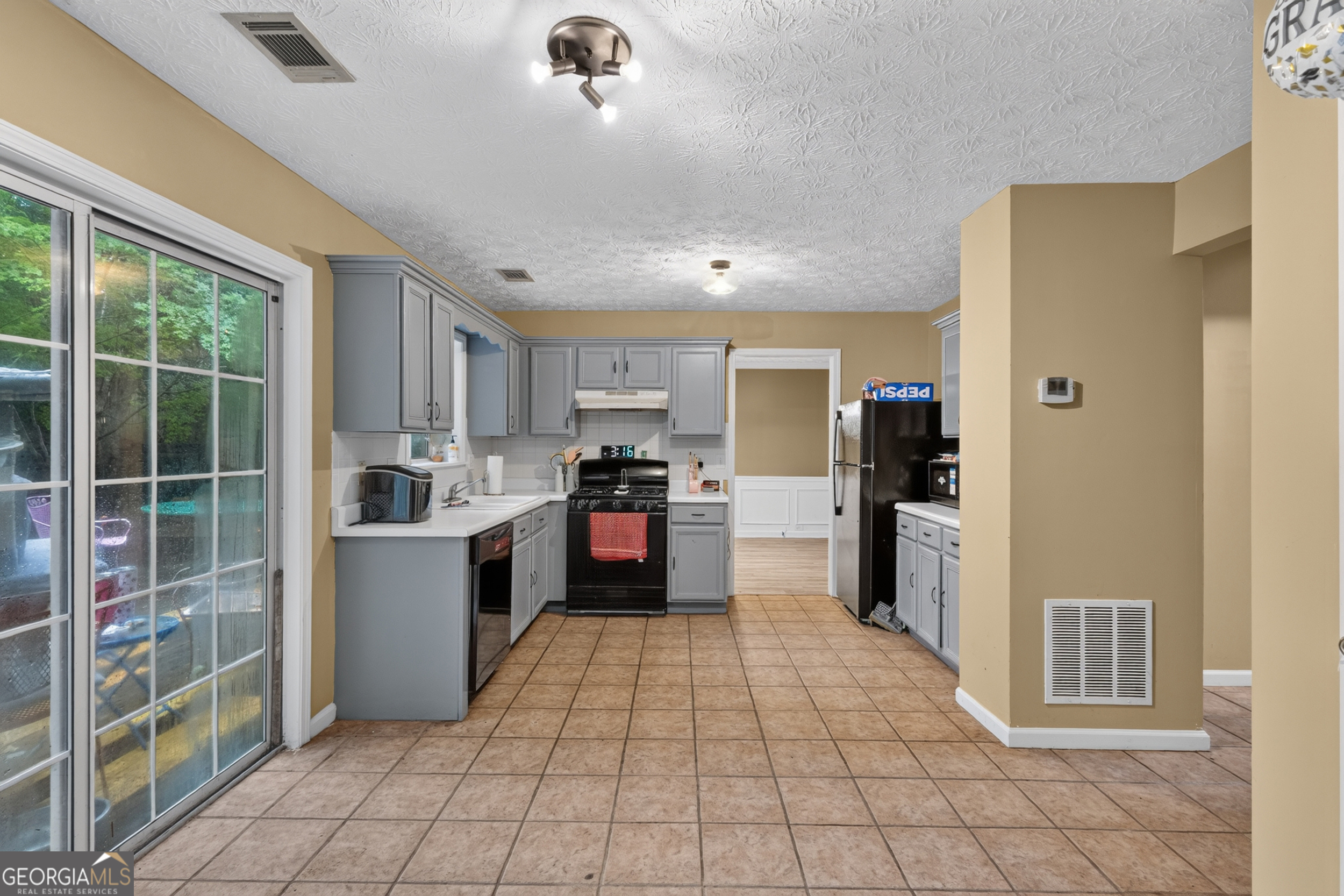 855 Underhill Court Property Photo 10