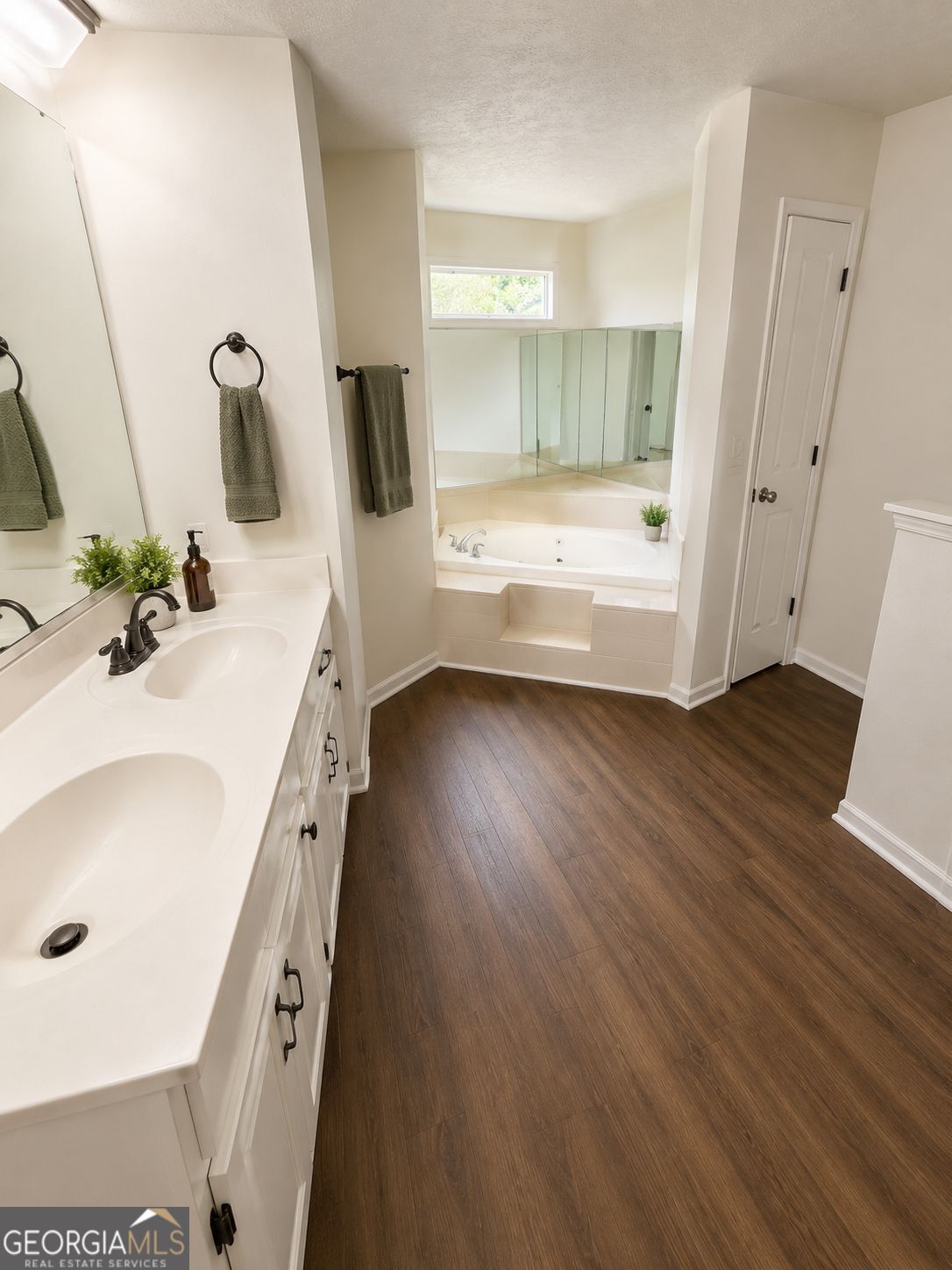 3684 Paddington Trail Property Photo 7