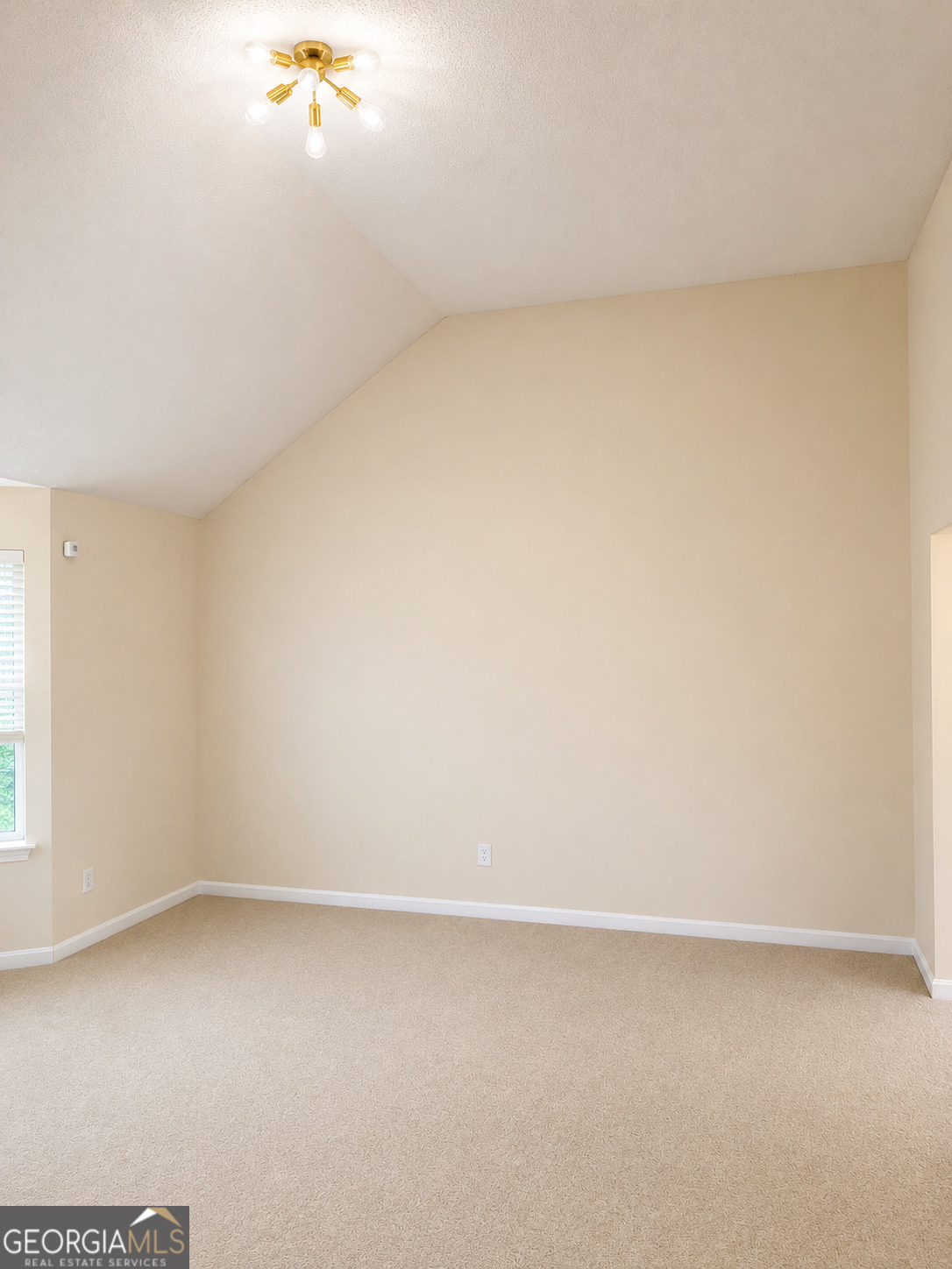 609 Jeans Circle Property Photo 5