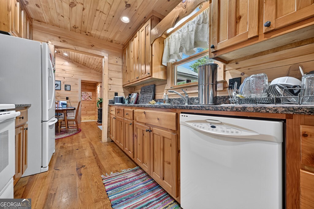 6385 Hwy 2 Property Photo 33