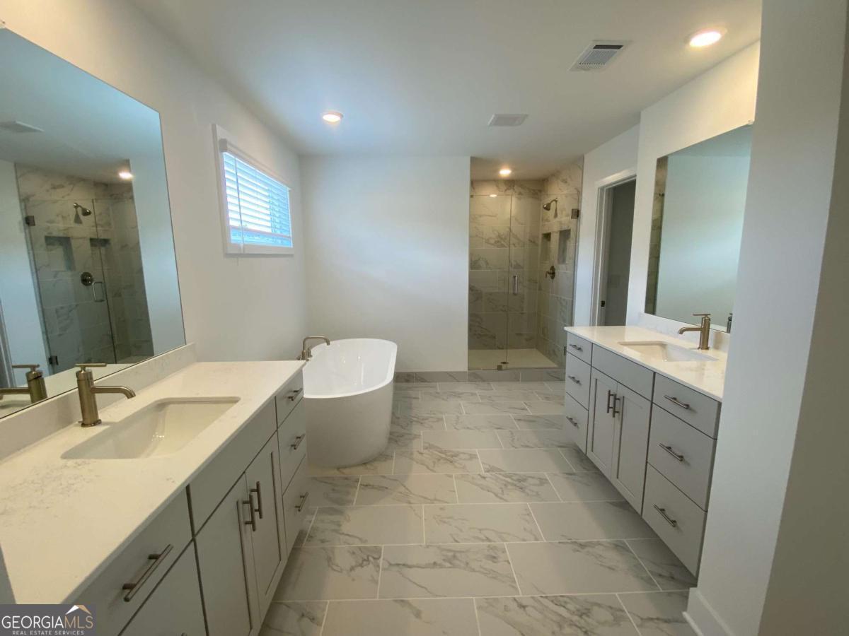 4620 Cogburn Path Property Photo 10