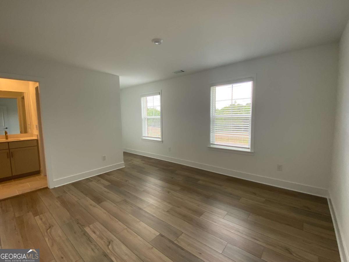 4620 Cogburn Path Property Photo 13