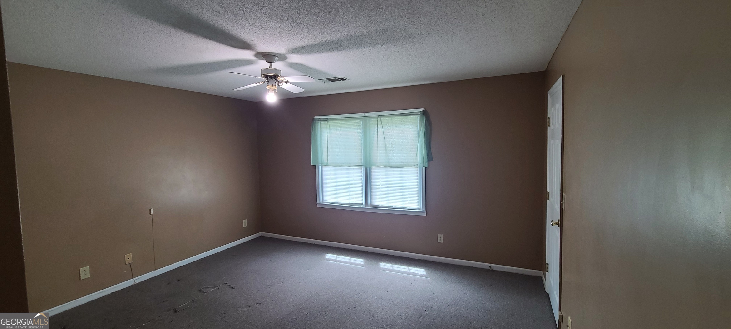 4353 Barrington Place Property Photo 6