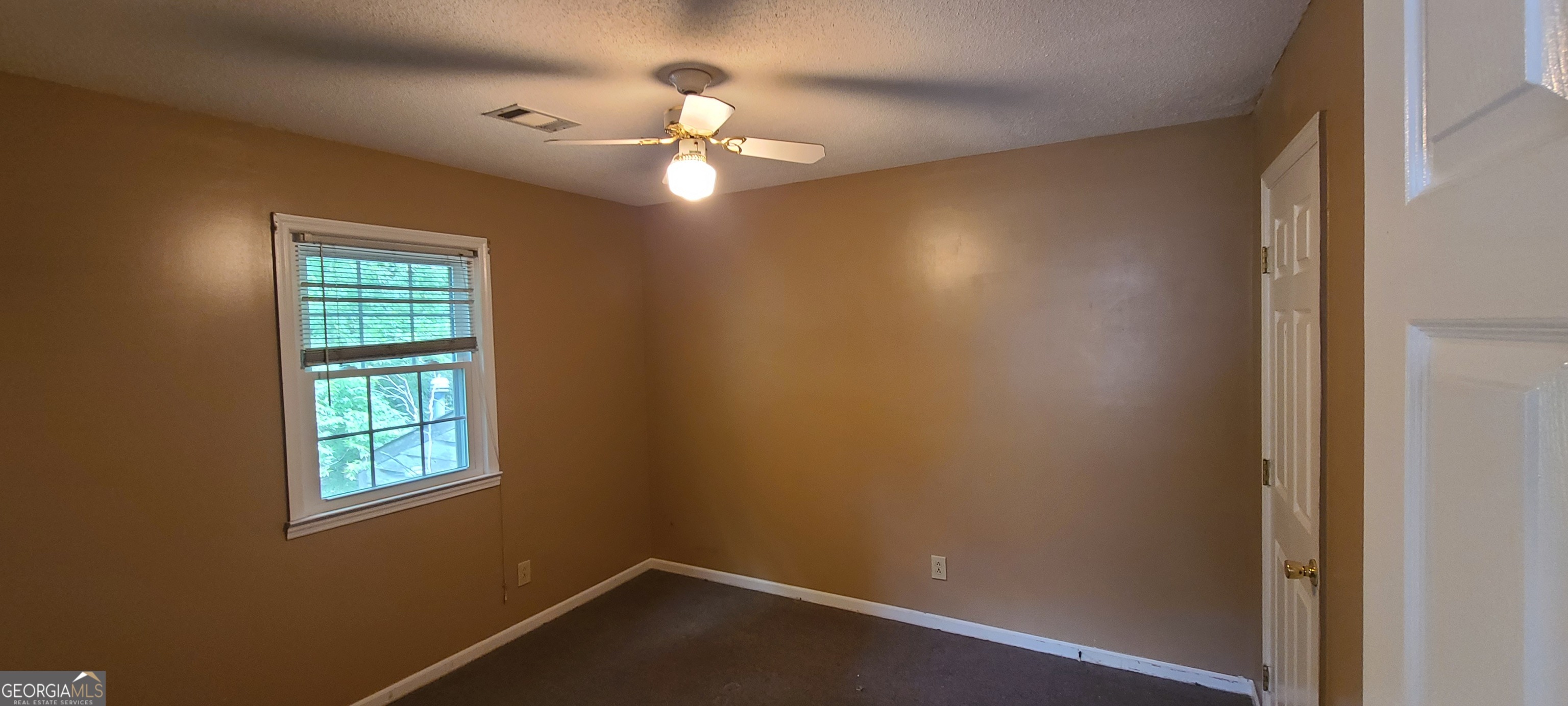 4353 Barrington Place Property Photo 8