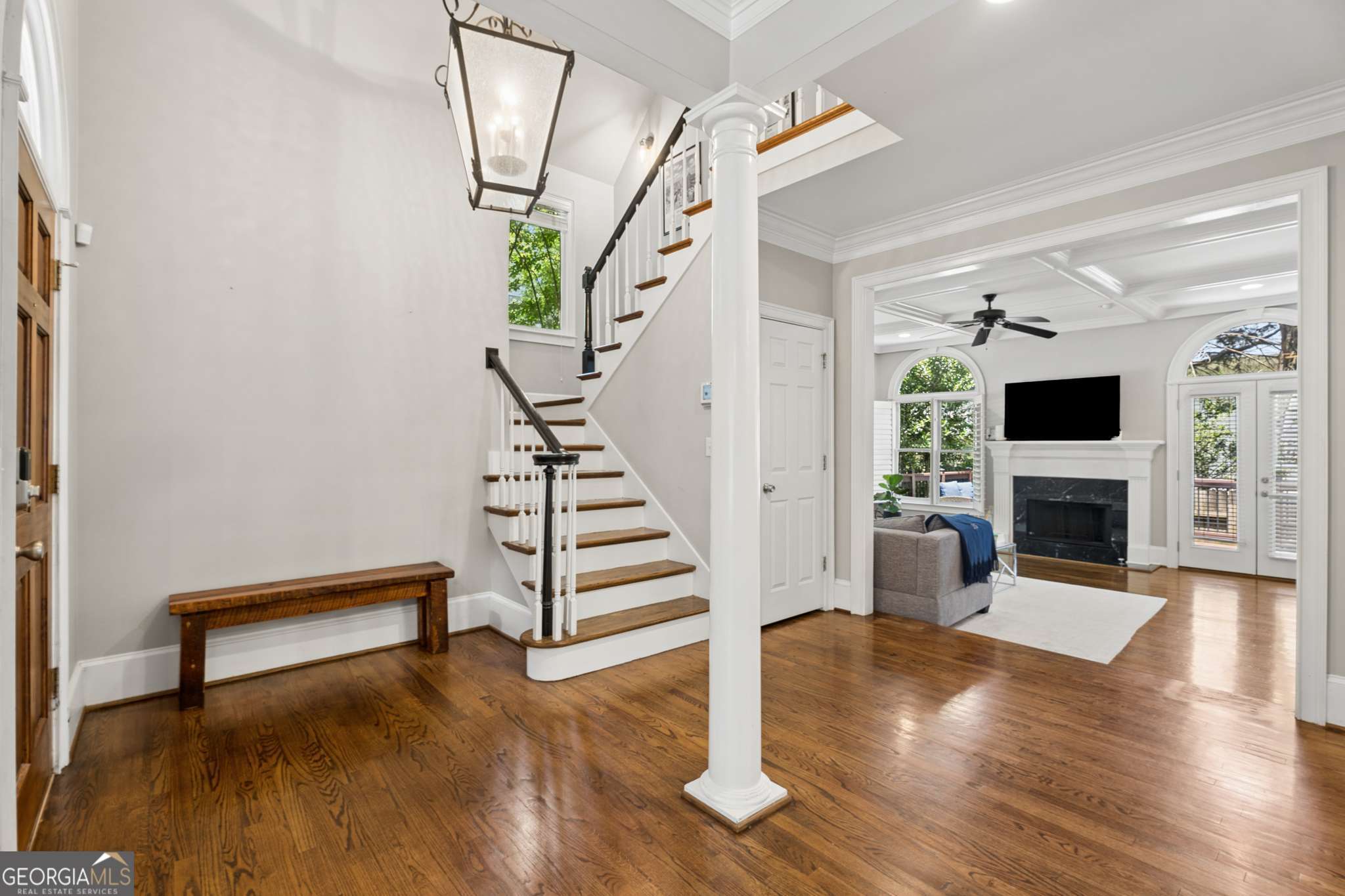1104 Chantilly Crescent Ne Property Photo 5