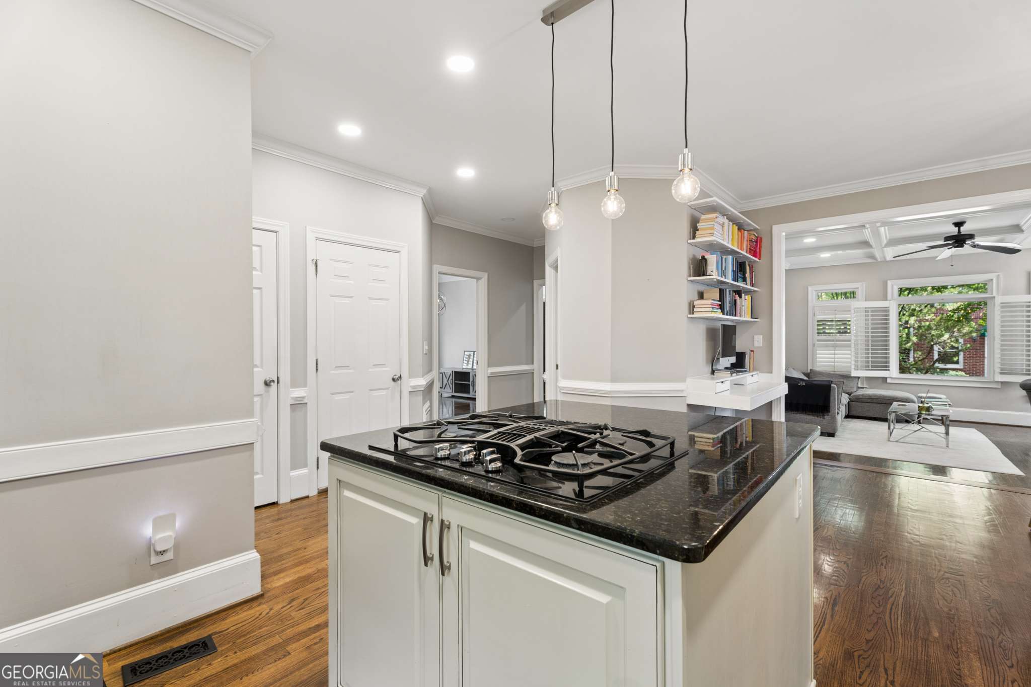 1104 Chantilly Crescent Ne Property Photo 8
