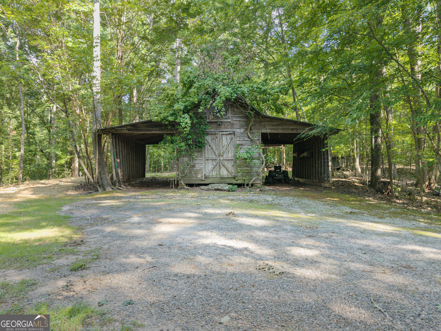3300 Jim Moore Road Property Photo 4