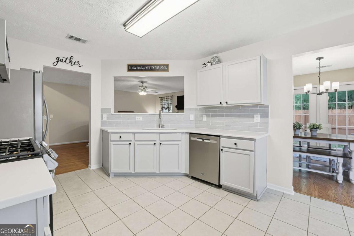 313 Westminster Drive Property Photo 8