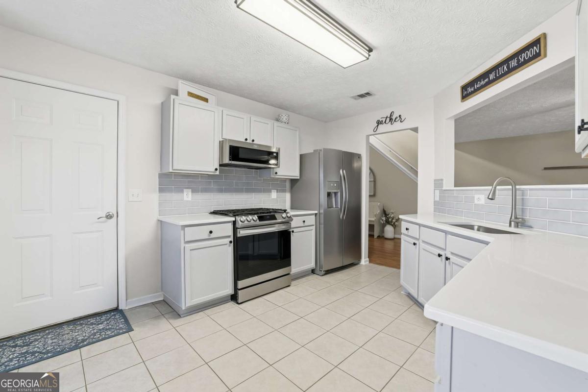 313 Westminster Drive Property Photo 10