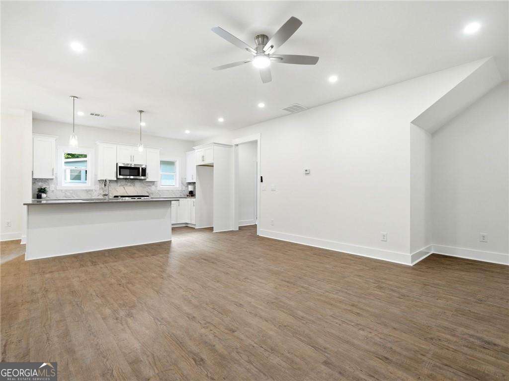 2186 Freydale Road Se Property Photo 8
