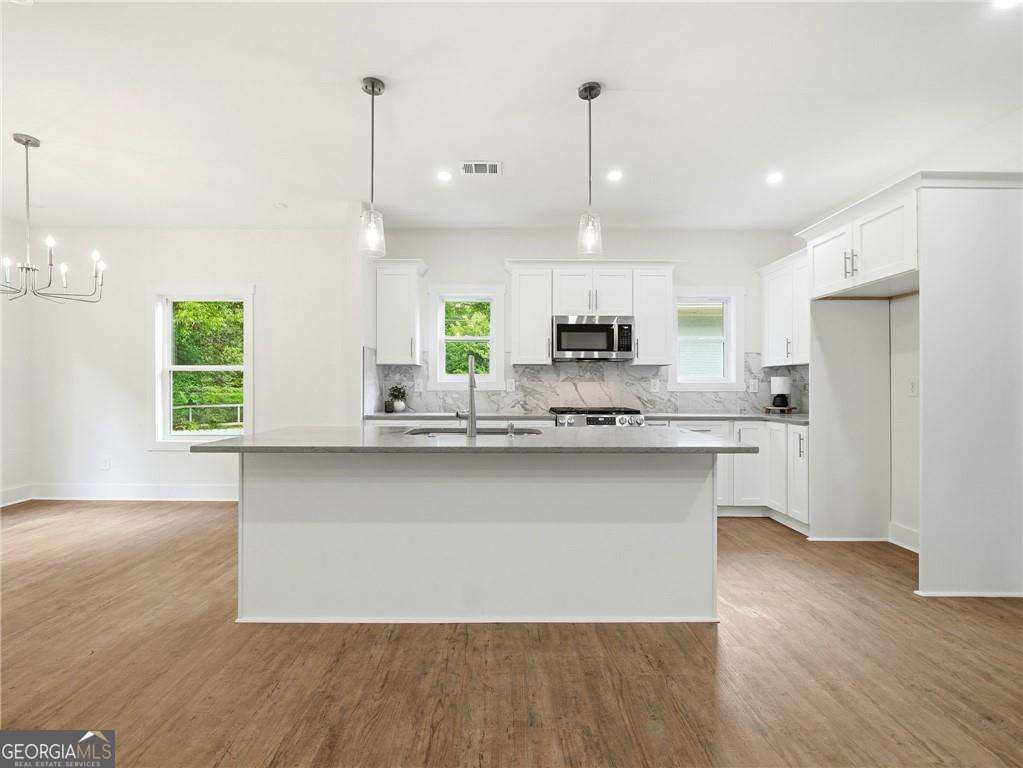 2186 Freydale Road Se Property Photo 10