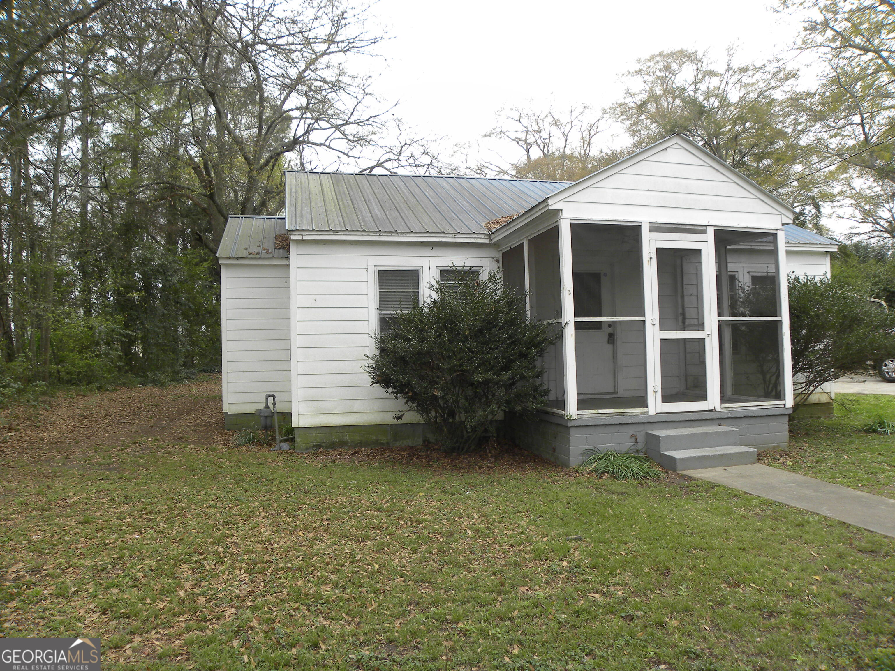 113 Maple Street Property Photo 1