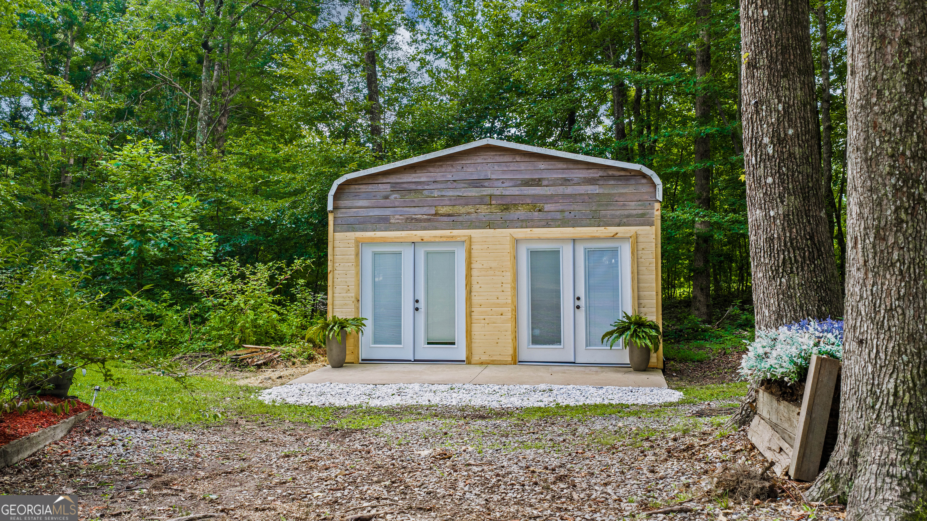 305 Golf Course Road Property Photo 7